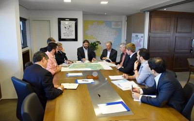 Ângelo Guerreiro oferece parceria à Fiems para viabilizar porto seco