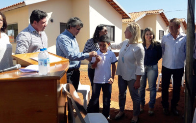 Brasilandenses realizam o sonho e recebem a chave da nova moradia