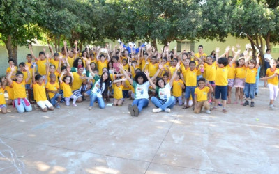 Projeto Papa Óleo entrega prêmios para alunos de escolas municipais de Selvíria