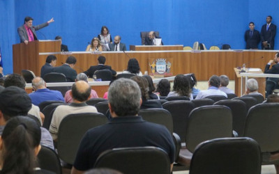 Projetos com ações antibullying e divulgação de arrecadação com multas são aprovados