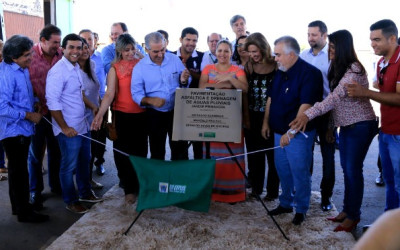 Governador entrega obras de R$ 4,7 milhões e anuncia duas pontes de concreto