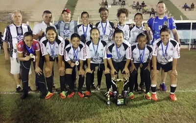 De volta após 20 anos, campeonato feminino consagra Comercial