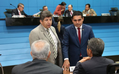 Deputados aprovam revisão anual dos servidores estaduais