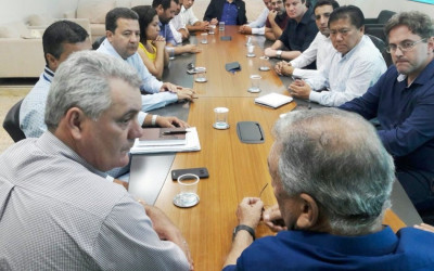 Prefeito e vereadores se reúnem na sede da Sanesul para tratar sobre investimento
