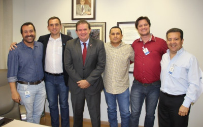 Deputado Eduardo Rocha recebe vereadores de Três Lagoas em seu gabinete
