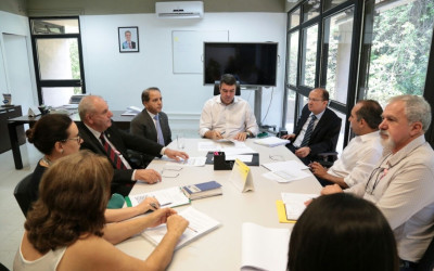Lutando pela categoria, Coronel David participa de reunião que anuncia reposicionamento dos agentes penitenciários