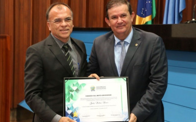 Vereador de Rio Brilhante, João Pedro Alves, recebe homenagem de Eduardo Rocha