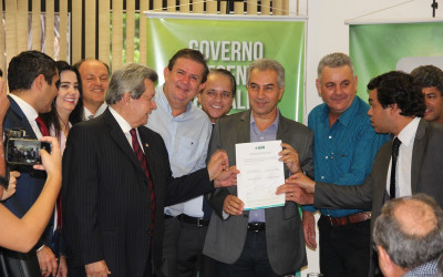 Eduardo Rocha participa da assinatura de convênio no esporte entre Governo e Três Lagoas