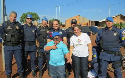Coronel David e projeto social organizam festa surpresa para jovem fã da Guarda Municipal