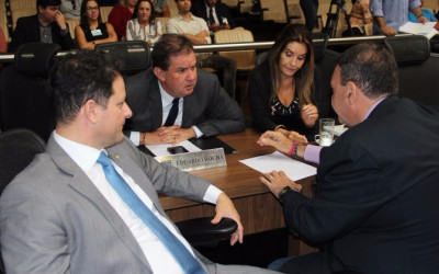Liderado por Eduardo Rocha, PMDB se reúne com governador