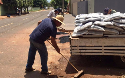 Prefeitura segue com serviços de manutenção das vias públicas