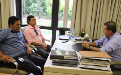  Deputado Eduardo Rocha recebe a visita de dois vereadores de Três Lagoas
