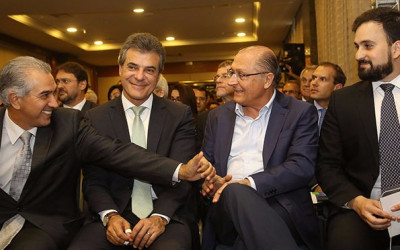 Ferrovia levará produção de MS a nova fronteira de competitividade, diz Reinaldo Azambuja