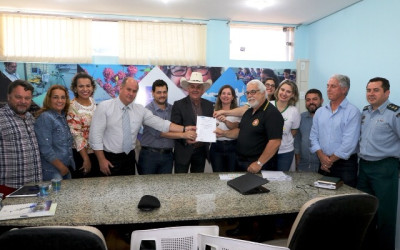 Plano de enfrentamento à violência sexual é entregue ao prefeito