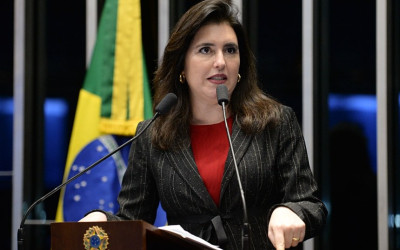 Simone Tebet critica redução de ICMS de combustível de aviação