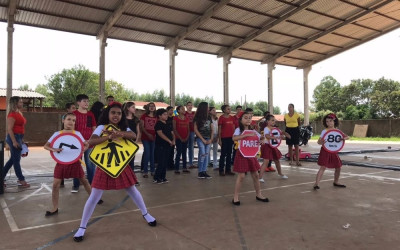 PRF realiza em Água Clara Feira Temática de Trânsito