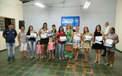 Curso profissionalizante de Coronel David forma mais de 50 manicures em 2017