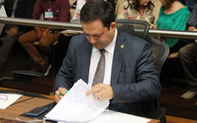 Sancionada a lei do deputado Márcio Fernandes que garante exame de trombofilia às mulheres