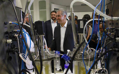 Três Lagoas irá exportar conhecimento industrial, diz governador em inauguração de Instituto de Biomassa