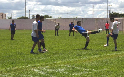 Torneio arrecada 240kg de alimento para o Natal Solidário