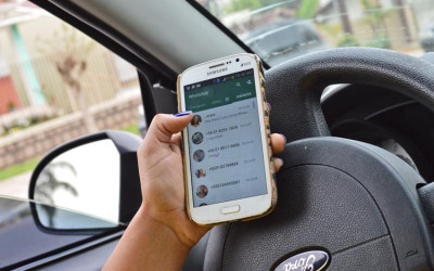 Falar ao celular enquanto dirige e não usar cinto de segurança são as principais infrações de trânsito em Três Lagoas