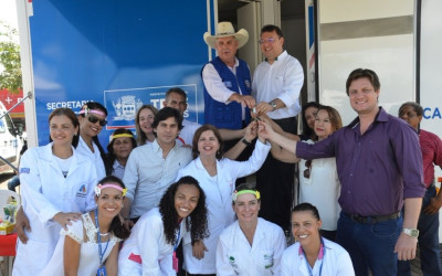 Fibria faz doação de Unidade Móvel de Atendimento Médico Odontológico para Três Lagoas