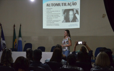 Gestores e Coordenadores participam de palestra sobre automutilação de crianças e adolescentes