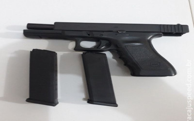 PRE BOP Vista Alegre encontra pistola Glock calibre .40 em interior de ônibus