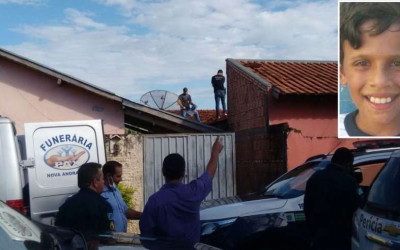Garoto de 10 anos desaparecido é encontrado morto nu em telhado