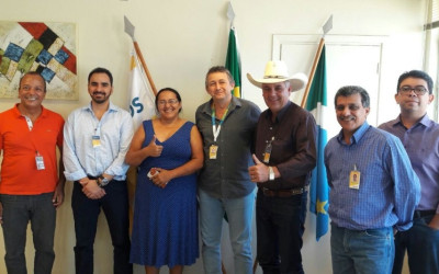 Angelo Guerreiro conversa com superintendente dos Correios sobre centro de distribuição