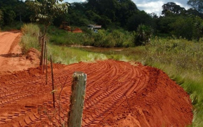 Prefeitura constrói desvio na zona rural para início de reforma de ponte do Pombinho