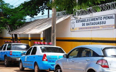 Presídio de Bataguassu fecha e 60 presos são soltos com tornozeleiras