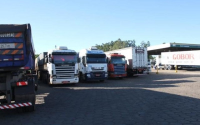 Greve de caminhoneiros tem adesão de pelo menos 19 mil em MS, diz sindicato