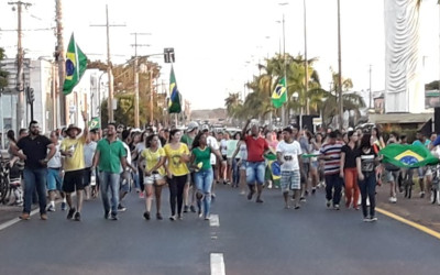 Centenas vão à Ranulpho Marques Leal em apoio à greve dos caminhoneiros