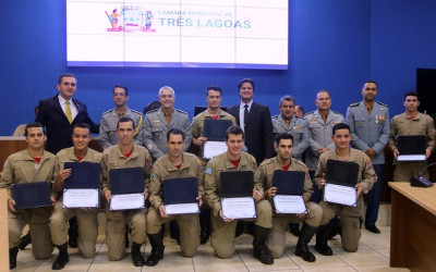 Bombeiros do 5º Grupamento recebem homenagem na Câmara dos Vereadores