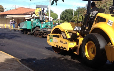 Rua Zuleide Perez Tabox começa a ser restaurada e recapeada