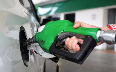 Preço da gasolina terá nova redução a partir de terça-feira