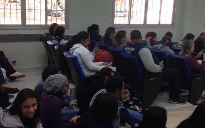 Alunos do curso de Enfermagem da UFMS reclamam da falta de professores