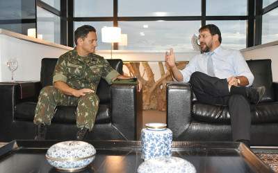 Fiems e Exército alinham parcerias de qualificação e suprimentos para as tropas 