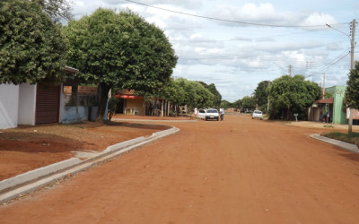 Obra inacabada vira transtorno para moradores da Vila Viana em Três Lagoas