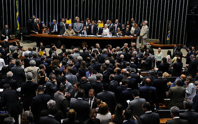 Metade dos deputados de MS apoiou urgência para votar reforma trabalhista