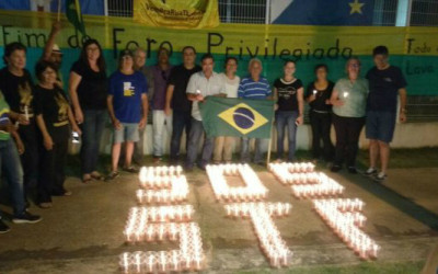Movimento “Vem pra Rua” realizam manifesto em frente ao prédio da Justiça Federal