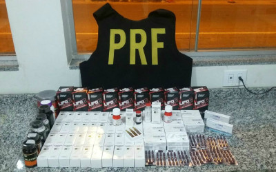 Medicamentos e anabolizantes contrabandeados do Paraguai são aprendidos pela PRF 