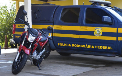  PRF encontra moto abandonada na Ponte do Rio Paraná, e a suspeita é de que jovem tenha pulado no rio