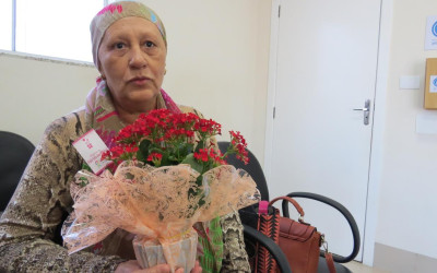 ICTL homenageia com flores mães que passam pelo processo de “ quimio”