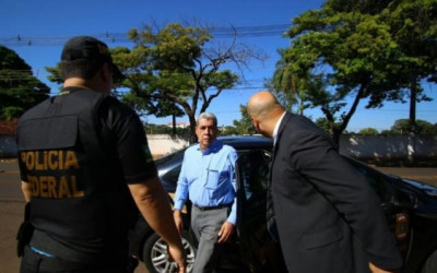 Com prazo até 18h, defesa avalia como livrar André de fiança e risco de prisão