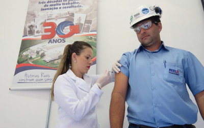 Sesi inicia vacinação contra gripe para 30 mil trabalhadores da indústria no Estado
