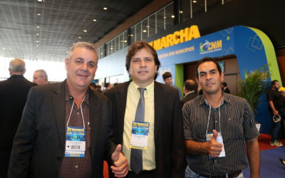 Guerreiro participa de evento dos municípios com presidente Temer