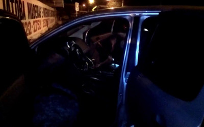 Com arma na mão homem ameaça matar adolescente que xingou sua esposa no centro de Três Lagoas