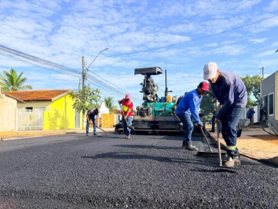 Prefeitura dá continuidade à 1ª etapa do recapeamento asfáltico com nova frente de obras no Bairro Santa Rita